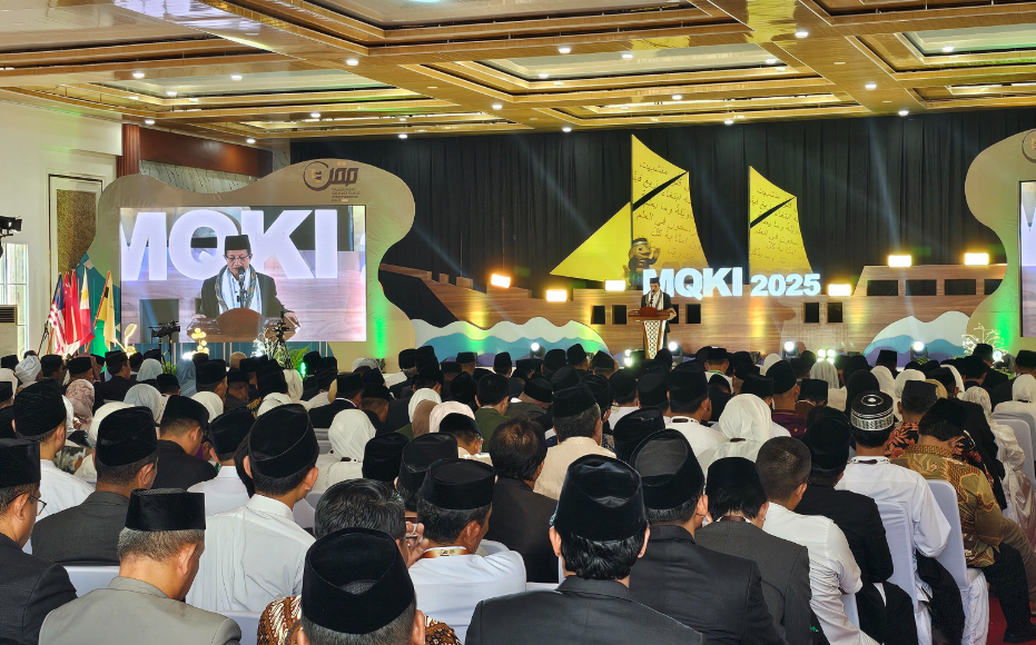 Menag Bahas Dampak Kerusakan Iklim dan Perang dalam Pembukaan MQK Internasional 2025 Wajo